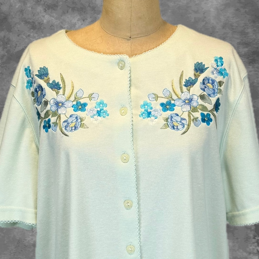 VINTAGE cottage flower garden embroidered top shirt mint pastel button cardigan